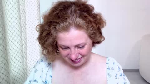 Snapshot of theladysblush chatting on September 18, 6:06 am Ella online show from September 18, 6:06 am
