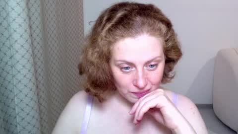 Ella online show from November 19, 7:12 pm