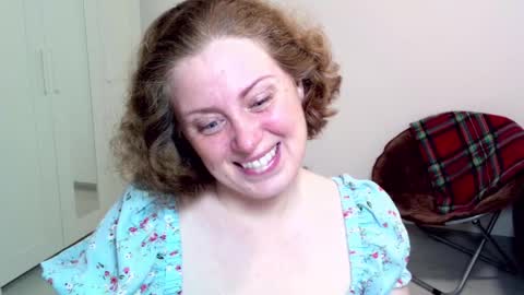 Snapshot of theladysblush chatting on February 6, 4:47 pm Ella online show from February 6, 4:47 pm