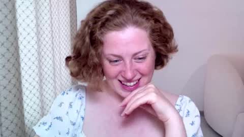 Snapshot of theladysblush chatting on October 4, 9:18 am Ella online show from October 4, 9:18 am