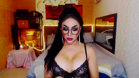 thelustqueen online show from March 1, 7:04 pm