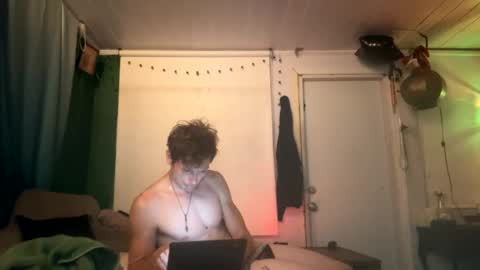 Snapshot of theonlyboi43ver chatting on December 4, 7:00 am theonlyboi43ver online show from December 4, 7:00 am