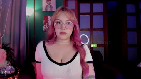 Snapshot of theprincess_rosee chatting on October 16, 3:50 am Rosie online show from October 16, 3:50 am