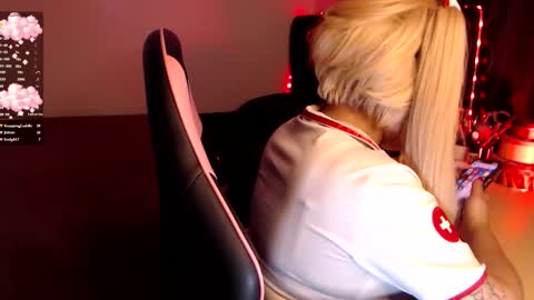 Sara online show from March 1, 3:38 pm