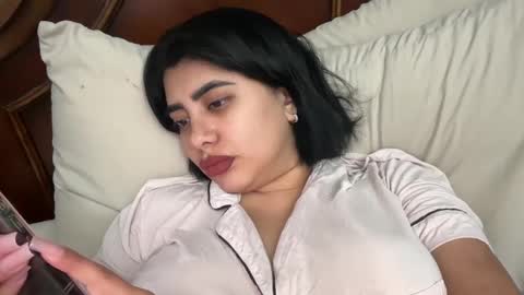 Snapshot of therealcamilabaddie chatting on January 13, 3:23 am therealcamilabaddie online show from January 13, 3:23 am