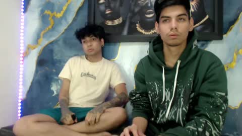 David y Daniel online show from July 18, 5:42 am