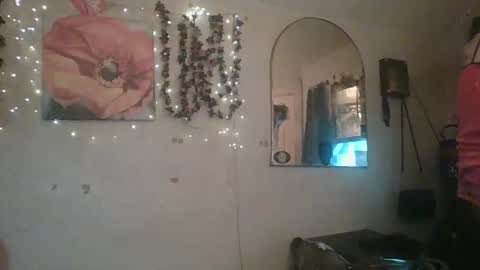 sillymillie0 online show from April 18, 8:53 pm