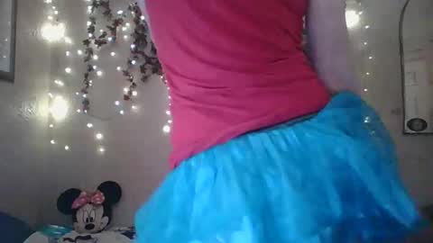 sillymillie0 online show from March 12, 6:43 pm