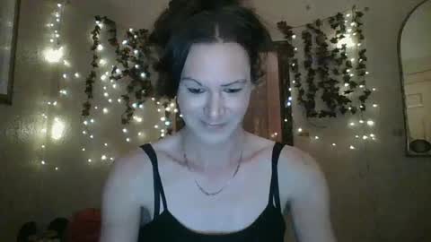 sillymillie0 online show from October 14, 12:35 am