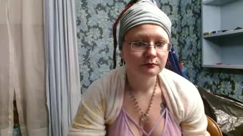 Siren of the Fae online show from December 14, 2:40 am