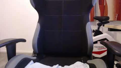 theskylake1 online show from March 5, 5:44 pm