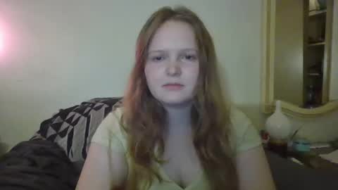 thestrawberrycreme online show from December 19, 10:21 pm