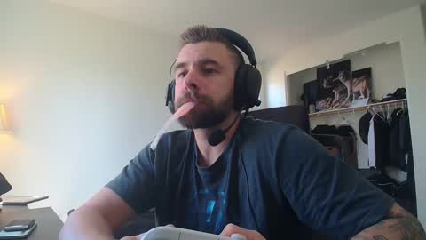 troy online show from April 16, 9:50 pm