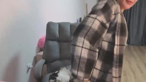 theysaidimcute online show from February 15, 5:11 pm