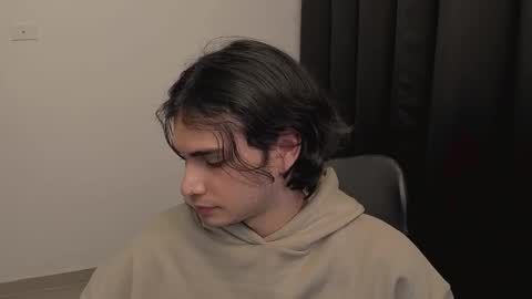 thiaan__ online show from February 13, 2:01 am