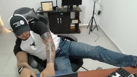 thiago_420 online show from June 18, 2:28 am
