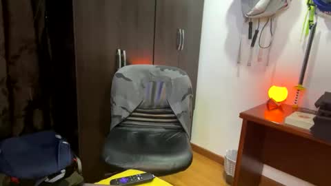 thiago_happy online show from April 24, 5:42 am
