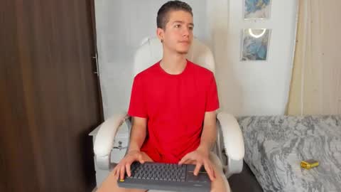 Manuel online show from October 8, 11:32 pm