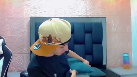 thiago_twink38 online show from December 2, 5:15 am