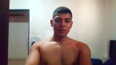 thiagobz online show from April 4, 5:09 pm