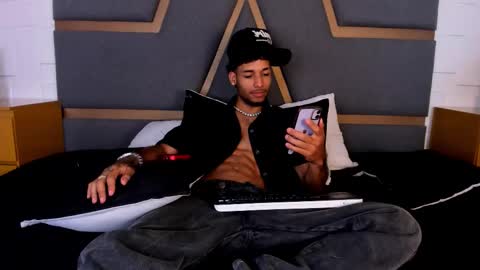 ThiagoFerreti online show from November 4, 9:27 pm