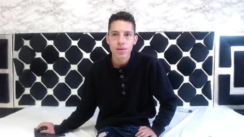 Thiago   online show from April 7, 3:25 pm