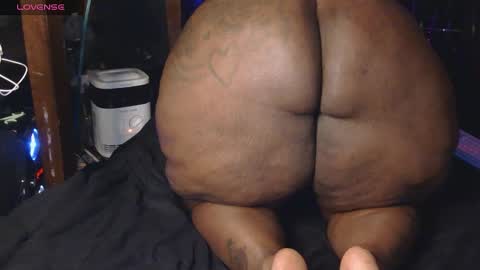 Thickumzz41 online show from February 1, 1:24 am