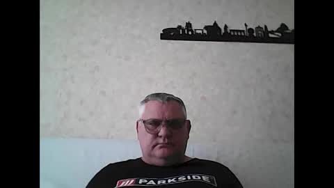 Snapshot of thierrysymp chatting on October 26, 9:32 am Thierrysymp online show from October 26, 9:32 am