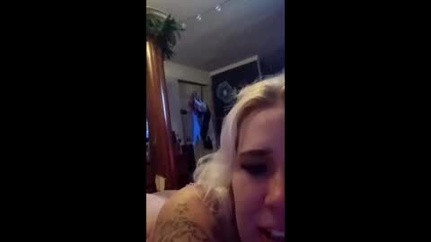 lola...and...thiggy online show from February 2, 7:38 am