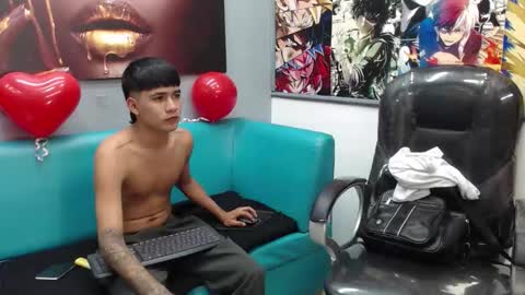  THIAGO COLLINS  online show from February 18, 11:04 pm