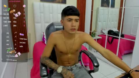  THIAGO COLLINS  online show from April 22, 10:17 pm