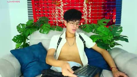 Thiago Saenzz online show from February 24, 4:10 pm