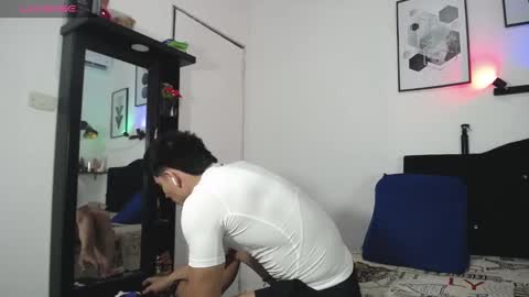 Thomas and Lyan online show from September 18, 9:30 pm