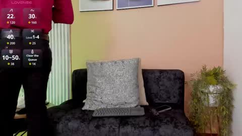 Thomas Eliott   independent model online show from October 28, 7:59 pm