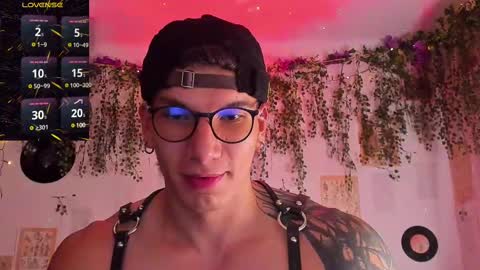 Thomas Grey online show from February 22, 3:23 am