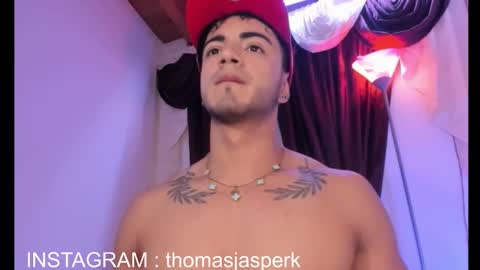 Snapshot of thomas_k7 chatting on October 18, 8:57 pm Thomas online show from October 18, 8:57 pm