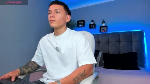 Thomas online show from April 22, 1:18 pm