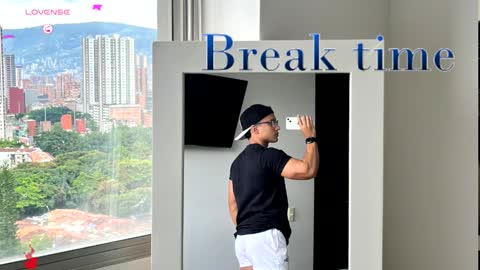  T H O M A S online show from December 4, 5:12 pm