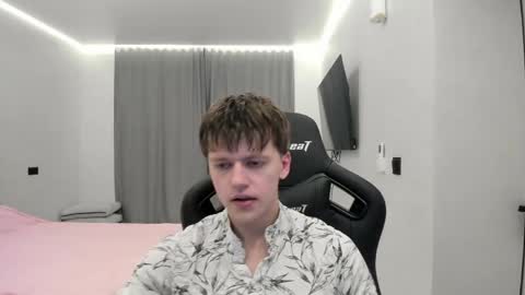 Tomas online show from April 4, 7:21 pm