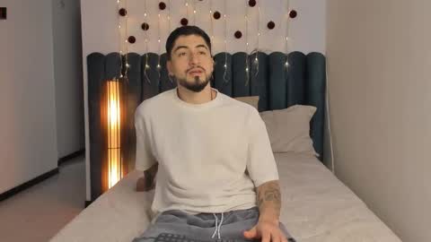 sweetfit boy online show from December 3, 6:19 pm