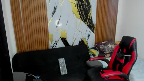 thomson_hot01 online show from January 8, 5:24 am