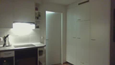 Tom online show from February 28, 9:08 pm