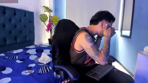 Thonixxx mr online show from March 2, 7:20 pm