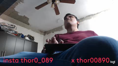 Snapshot of thor0200 chatting on October 3, 5:54 pm thor0200 online show from October 3, 5:54 pm