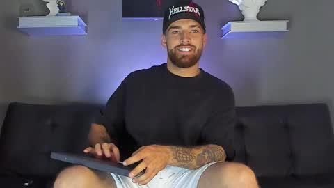 evans online show from November 22, 12:31 am