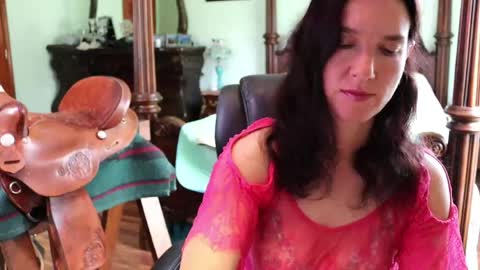 ThornburyRose online show from May 9, 5:30 pm