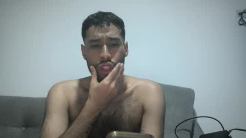 Snapshot of throwawayyourgun chatting on February 14, 10:36 pm Luka online show from February 14, 10:36 pm