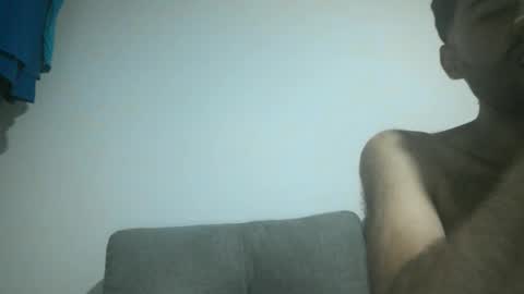 Snapshot of throwawayyourgun chatting on March 12, 11:33 pm Luka online show from March 12, 11:33 pm