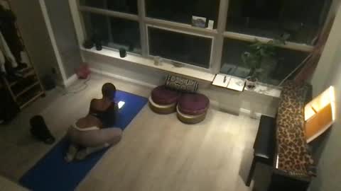 Snapshot of tia_fox chatting on October 22, 8:17 am tia_fox online show from October 22, 8:17 am