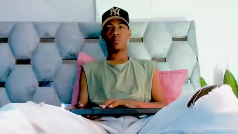 tiago_xxx_ online show from October 26, 9:14 pm